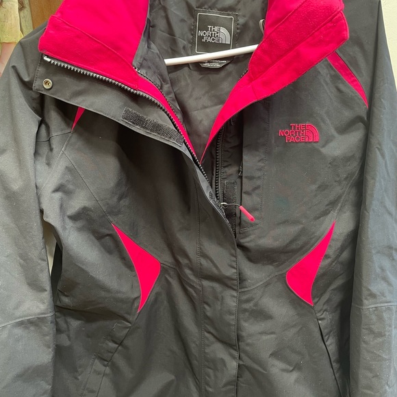 The North face womens black and hot pink Hyvent jacket - Picture 8 of 8